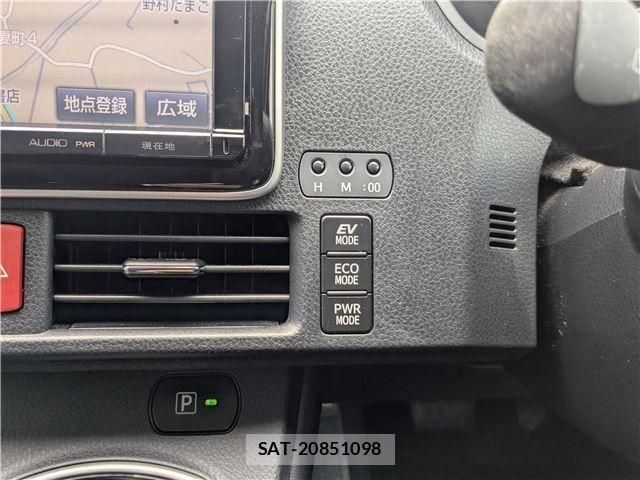 Toyota VOXY HYBRID 2015-01 7964376-23