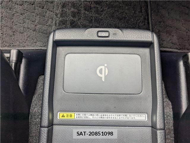 Toyota VOXY HYBRID 2015-01 7964376-25