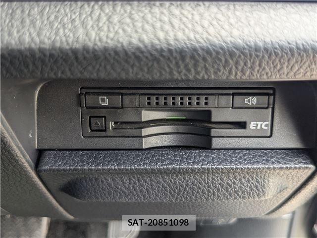 Toyota VOXY HYBRID 2015-01 7964376-27