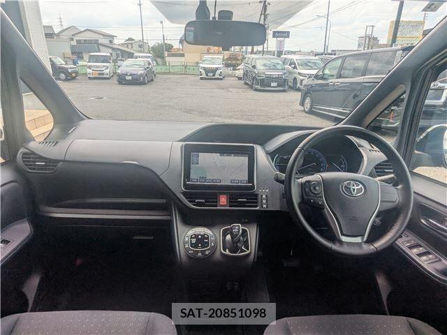 Toyota VOXY HYBRID 2015-01 7964376-2