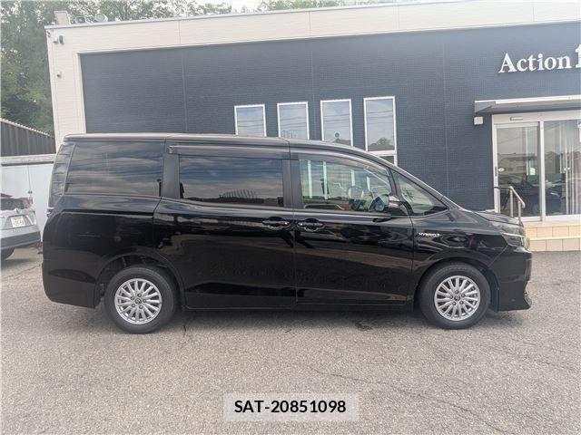 Toyota VOXY HYBRID 2015-01 7964376-5