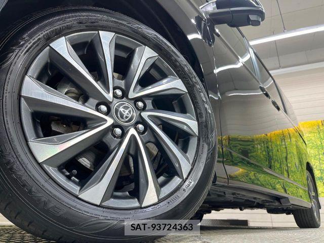 Toyota VOXY HYBRID 2023-09 7964359-13