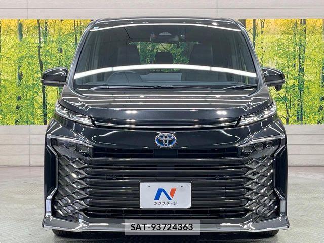 Toyota VOXY HYBRID 2023-09 7964359-14