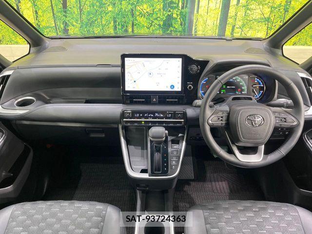 Toyota VOXY HYBRID 2023-09 7964359-1