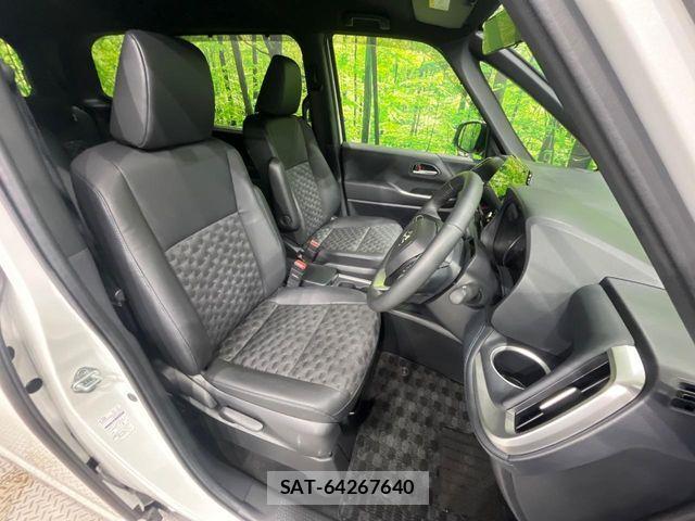 Toyota VOXY HYBRID 2024-01 7964358-8