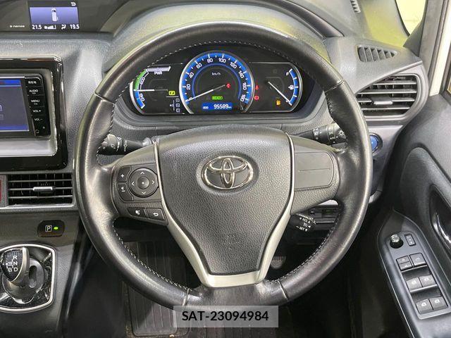 Toyota VOXY HYBRID 2015-12 7964375-11