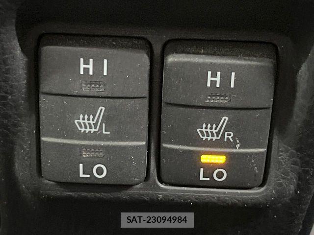 Toyota VOXY HYBRID 2015-12 7964375-6