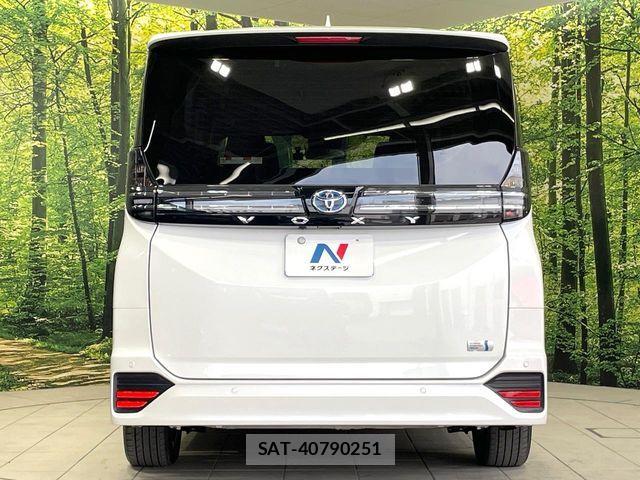Toyota VOXY HYBRID 2022-04 7964369-15