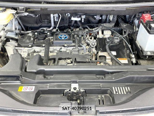 Toyota VOXY HYBRID 2022-04 7964369-18