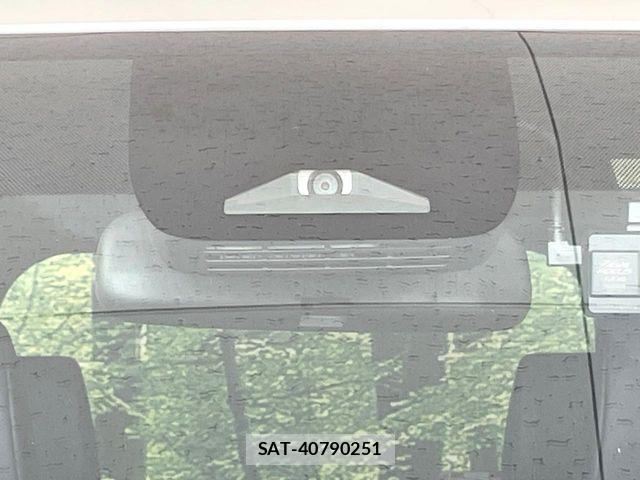 Toyota VOXY HYBRID 2022-04 7964369-4
