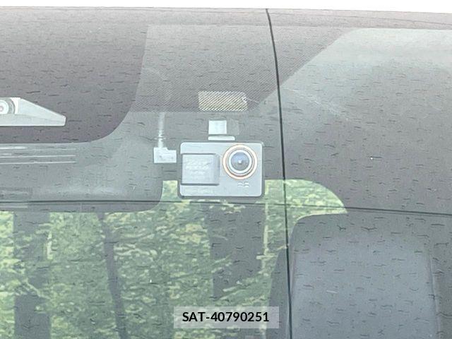 Toyota VOXY HYBRID 2022-04 7964369-5