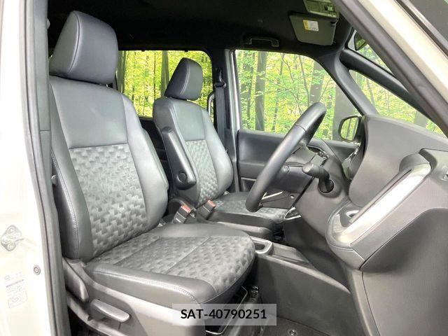 Toyota VOXY HYBRID 2022-04 7964369-7