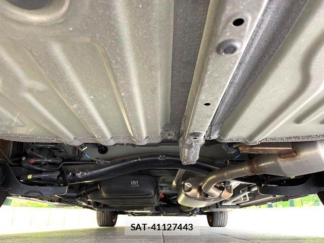Toyota VOXY HYBRID 2022-06 7964357-18