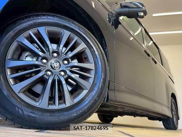 Toyota VOXY HYBRID 2023-09 7964367-18