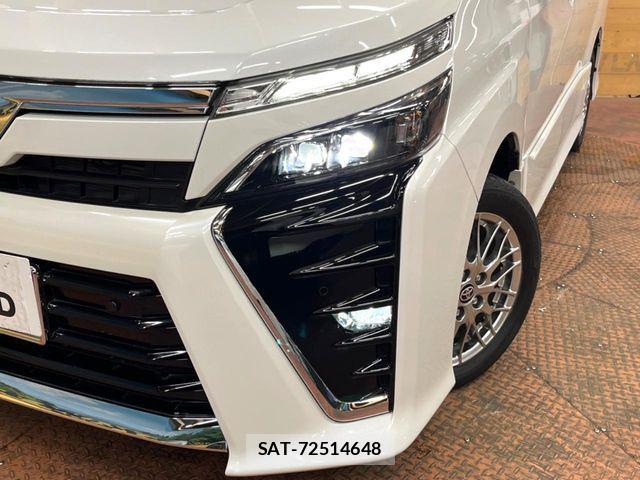 Toyota VOXY HYBRID 2021-06 7981536-11