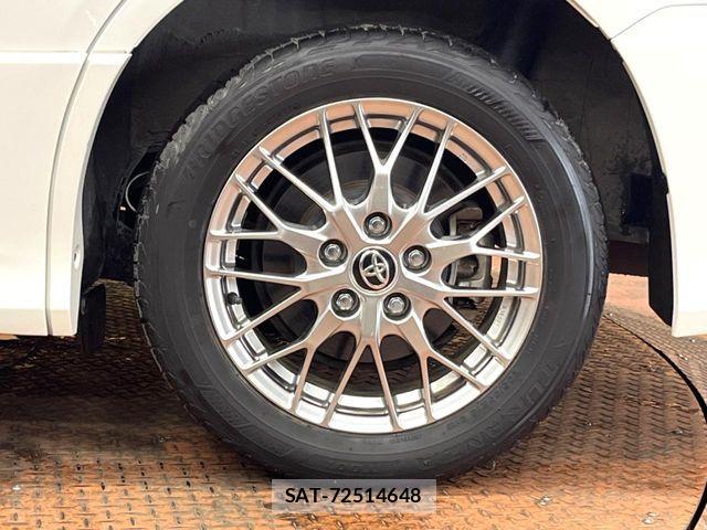 Toyota VOXY HYBRID 2021-06 7981536-13