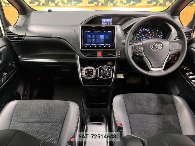 Toyota VOXY HYBRID 2021-06 7981536-1