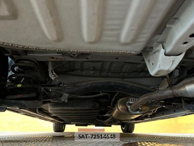 Toyota VOXY HYBRID 2021-06 7981536-19