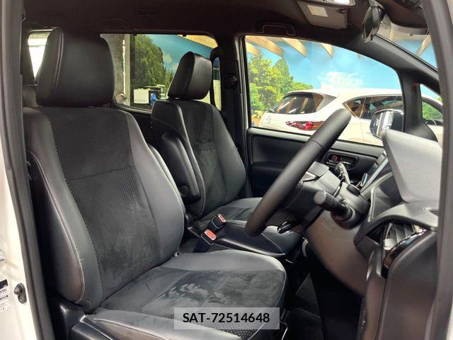 Toyota VOXY HYBRID 2021-06 7981536-7