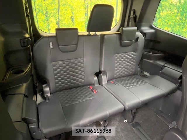 Toyota VOXY HYBRID 2026-04 7981518-9