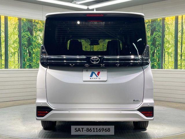 Toyota VOXY HYBRID 2026-04 7981518-15