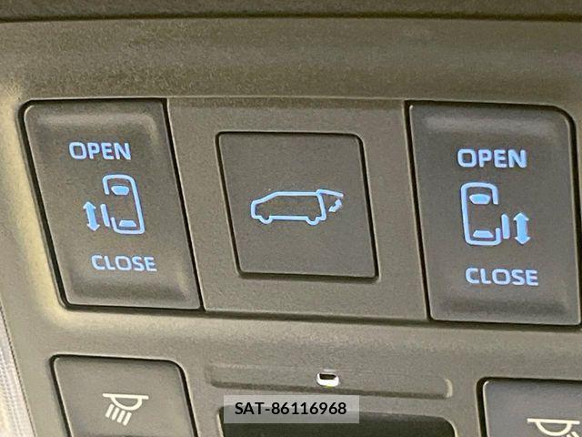 Toyota VOXY HYBRID 2026-04 7981518-4