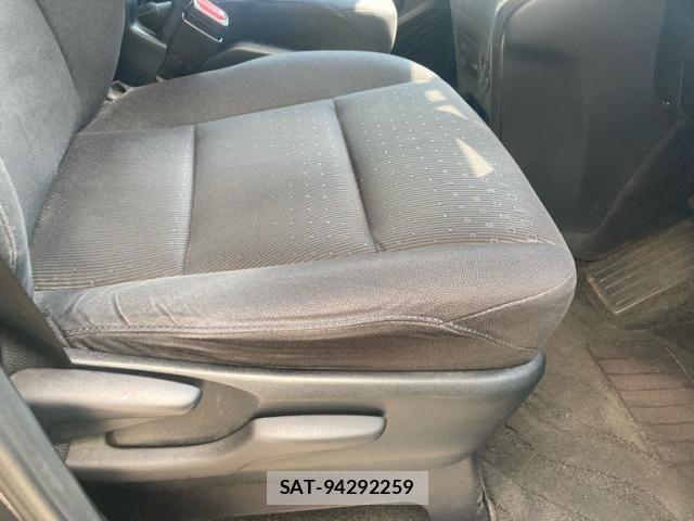 Toyota VOXY HYBRID 2015-01 7981548-11