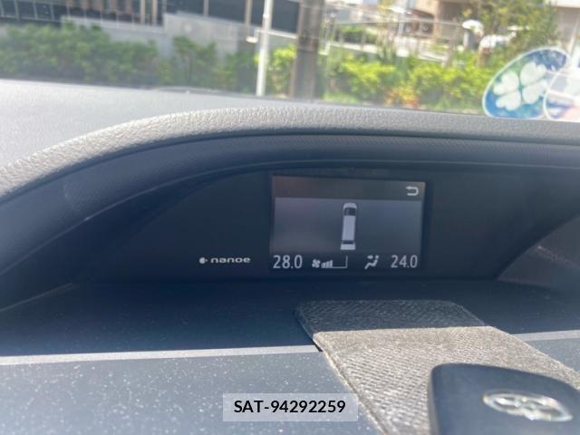 Toyota VOXY HYBRID 2015-01 7981548-22
