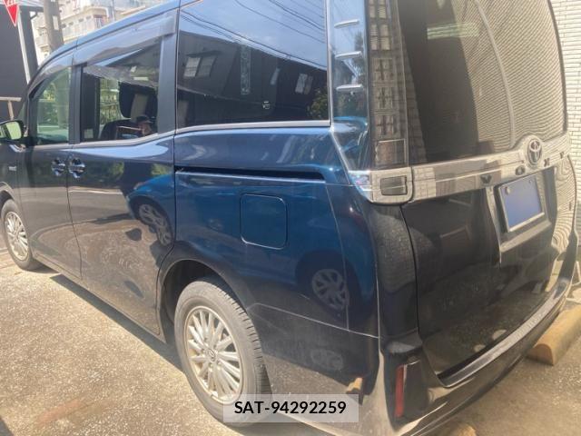 Toyota VOXY HYBRID 2015-01 7981548-3
