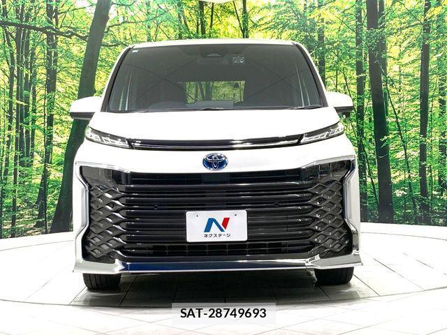 Toyota VOXY HYBRID 2023-03 7981535-13