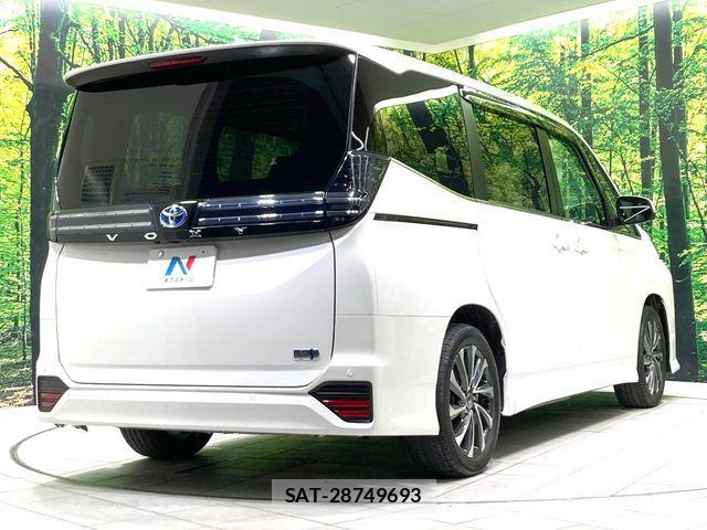 Toyota VOXY HYBRID 2023-03 7981535-16