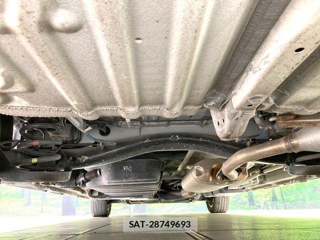 Toyota VOXY HYBRID 2023-03 7981535-19