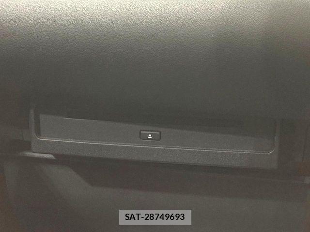 Toyota VOXY HYBRID 2023-03 7981535-6