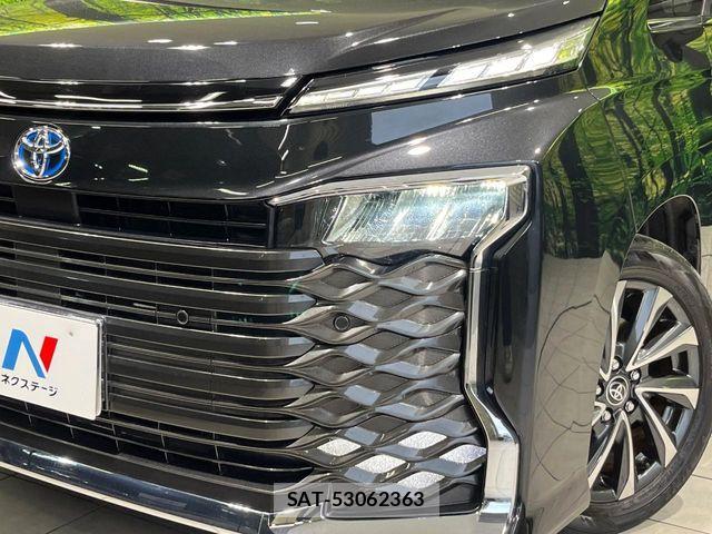 Toyota VOXY HYBRID 2023-09 7981530-12