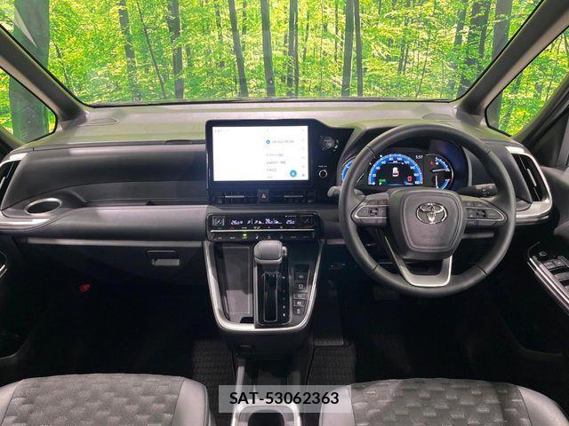 Toyota VOXY HYBRID 2023-09 7981530-1