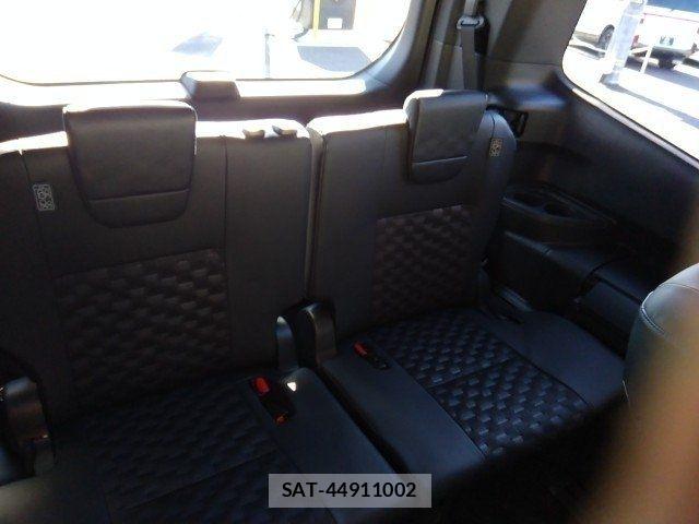 Toyota VOXY HYBRID 2025-01 7981521-21