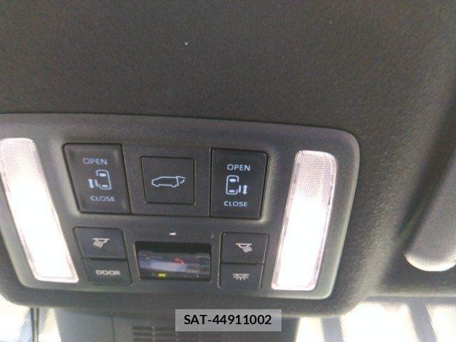 Toyota VOXY HYBRID 2025-01 7981521-28