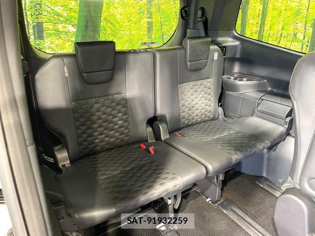 Toyota VOXY HYBRID 2024-08 7981528-9