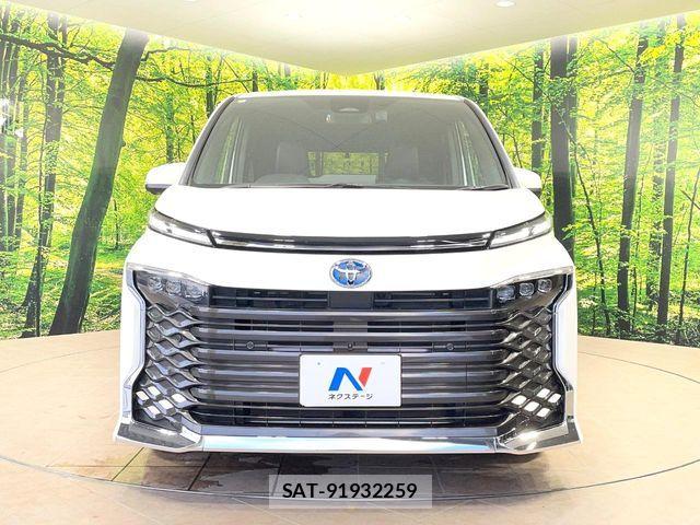 Toyota VOXY HYBRID 2024-08 7981528-14