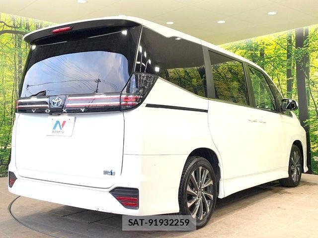 Toyota VOXY HYBRID 2024-08 7981528-17
