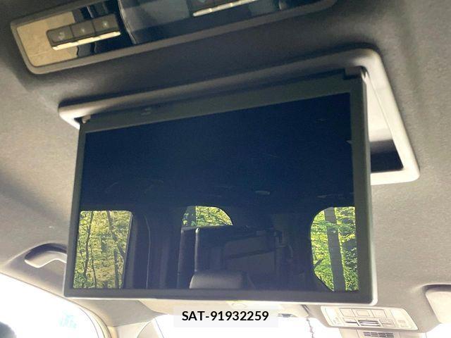 Toyota VOXY HYBRID 2024-08 7981528-3