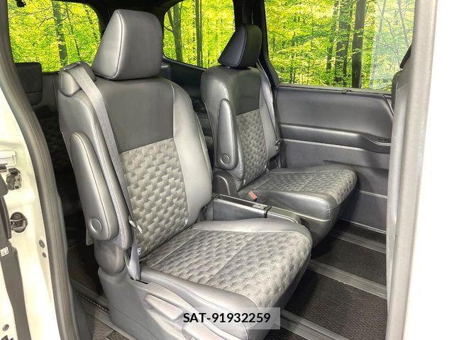 Toyota VOXY HYBRID 2024-08 7981528-8