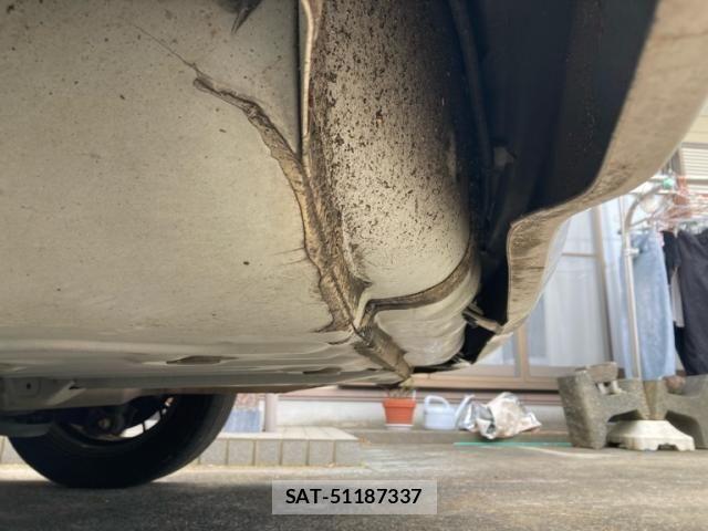 Toyota VOXY HYBRID 2017-02 7981549-10