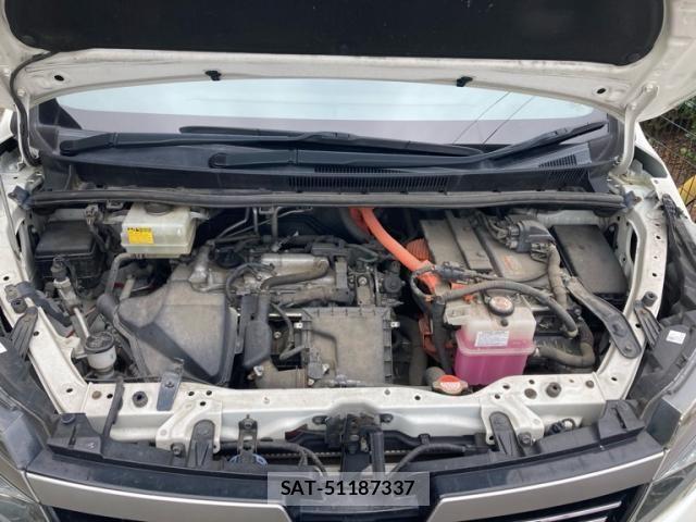Toyota VOXY HYBRID 2017-02 7981549-11