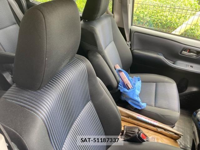 Toyota VOXY HYBRID 2017-02 7981549-13