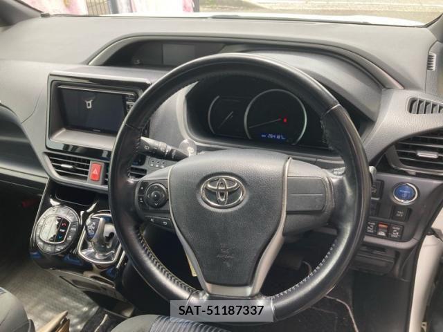 Toyota VOXY HYBRID 2017-02 7981549-14