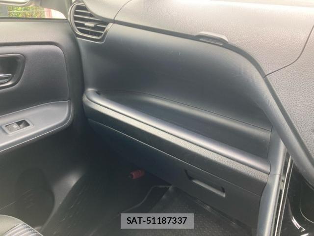 Toyota VOXY HYBRID 2017-02 7981549-26