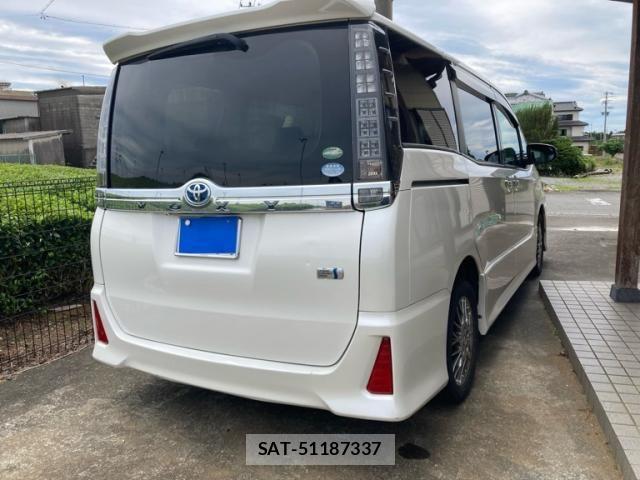 Toyota VOXY HYBRID 2017-02 7981549-2