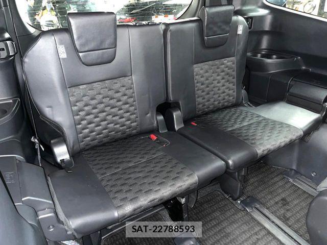 Toyota VOXY HYBRID 2023-09 7981531-9