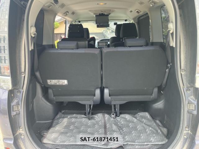 Toyota VOXY HYBRID 2014-03 7981550-13